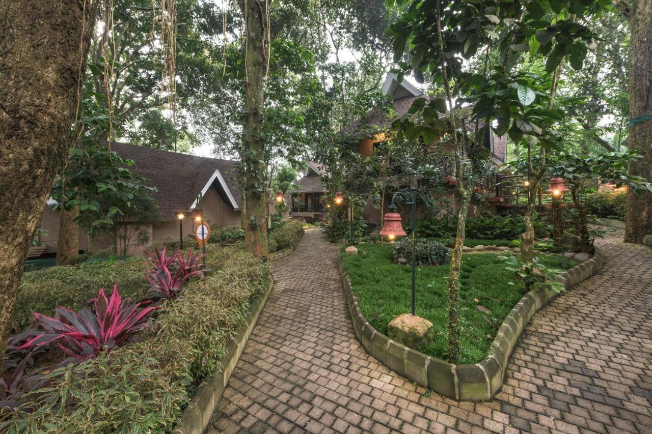 Hotel Club Mahindra Thekkady Extérieur photo