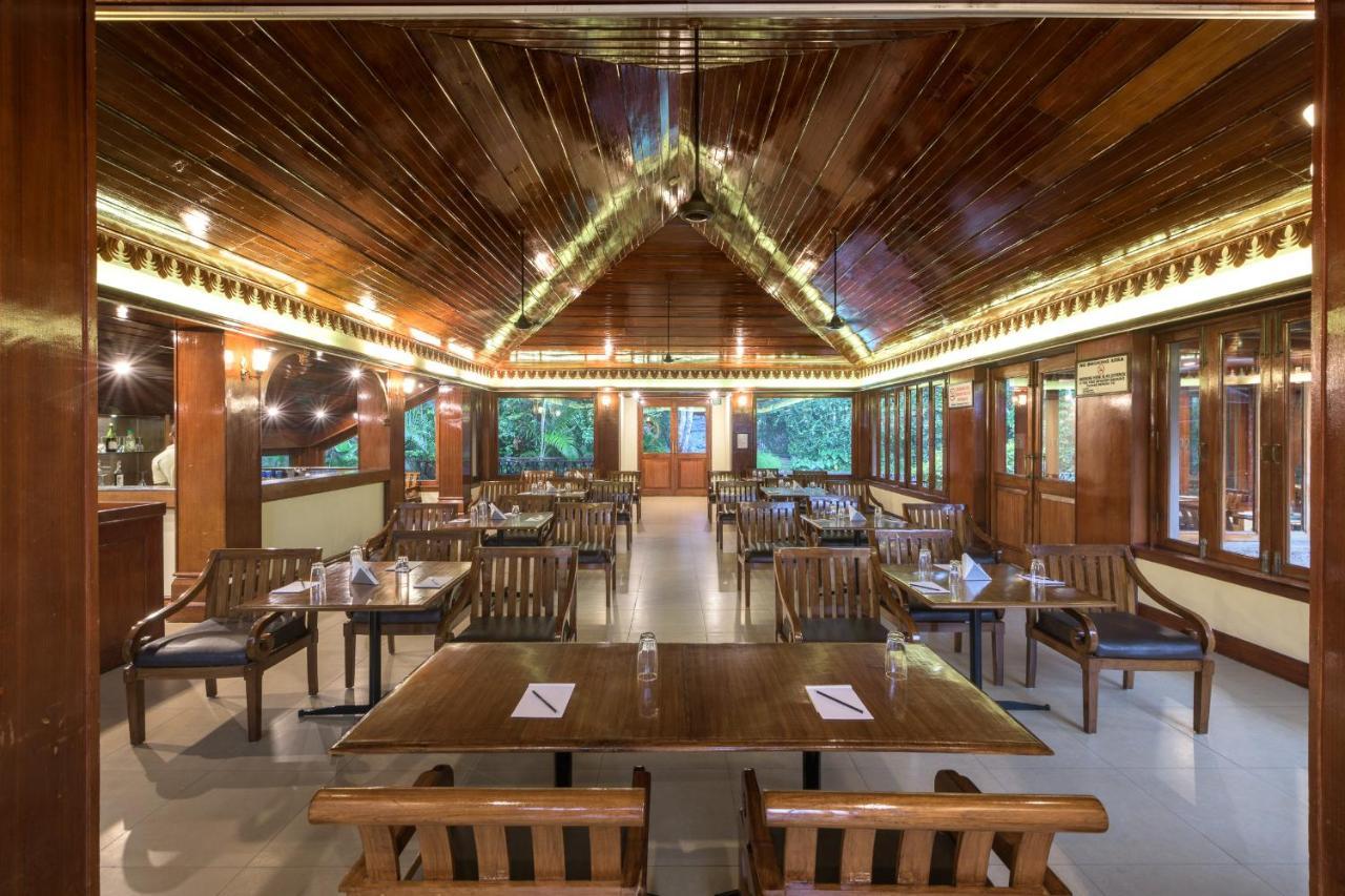 Hotel Club Mahindra Thekkady Extérieur photo