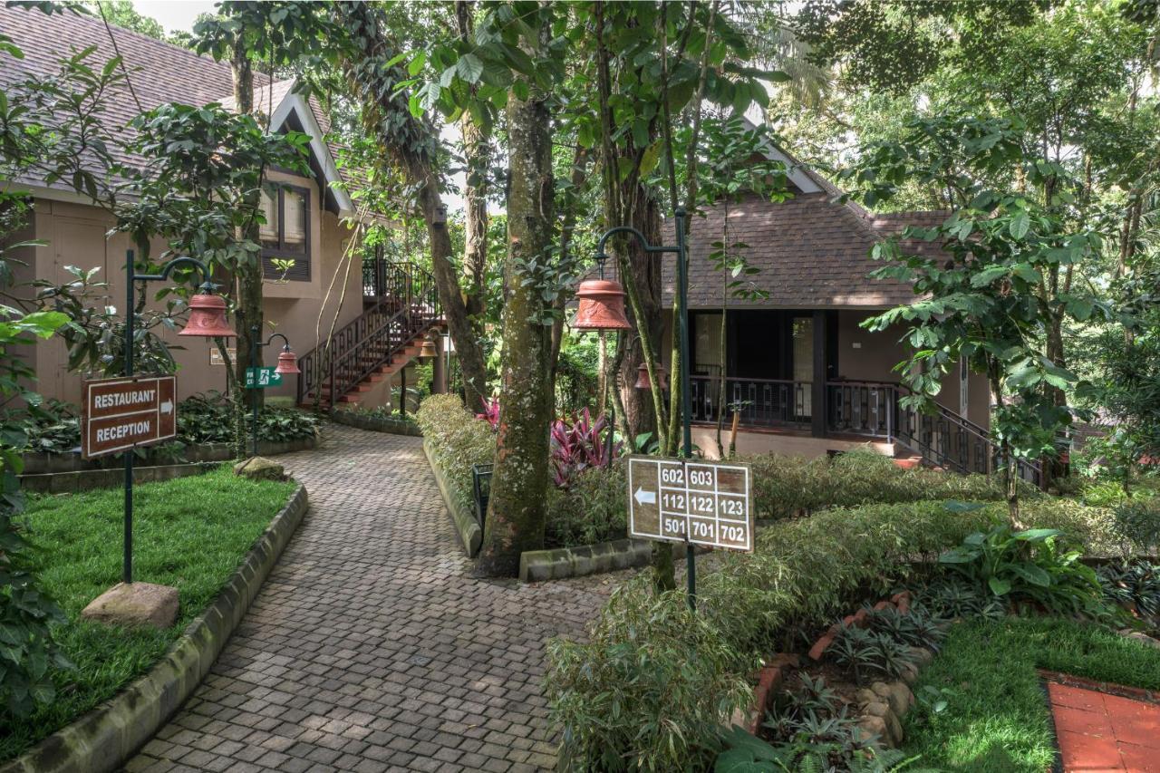 Hotel Club Mahindra Thekkady Extérieur photo