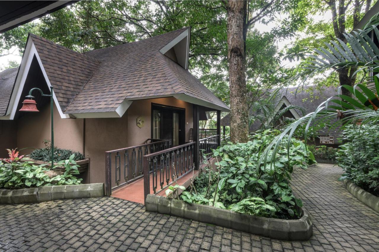 Hotel Club Mahindra Thekkady Extérieur photo