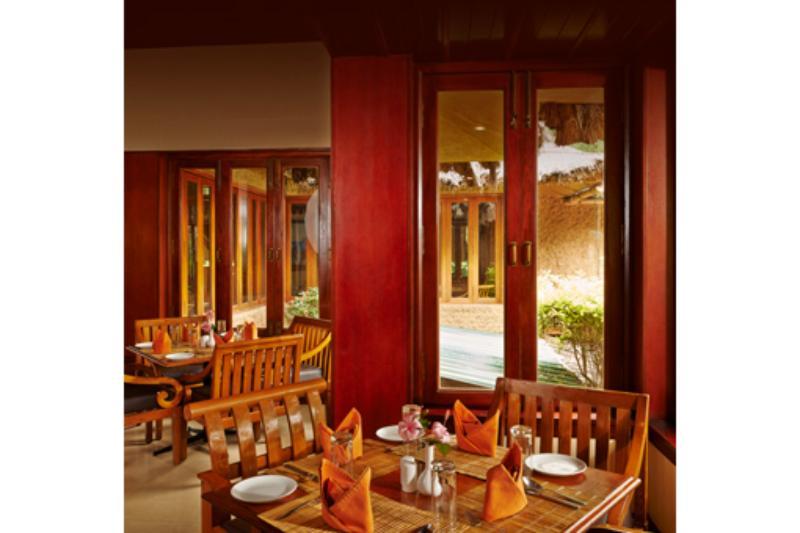 Hotel Club Mahindra Thekkady Extérieur photo