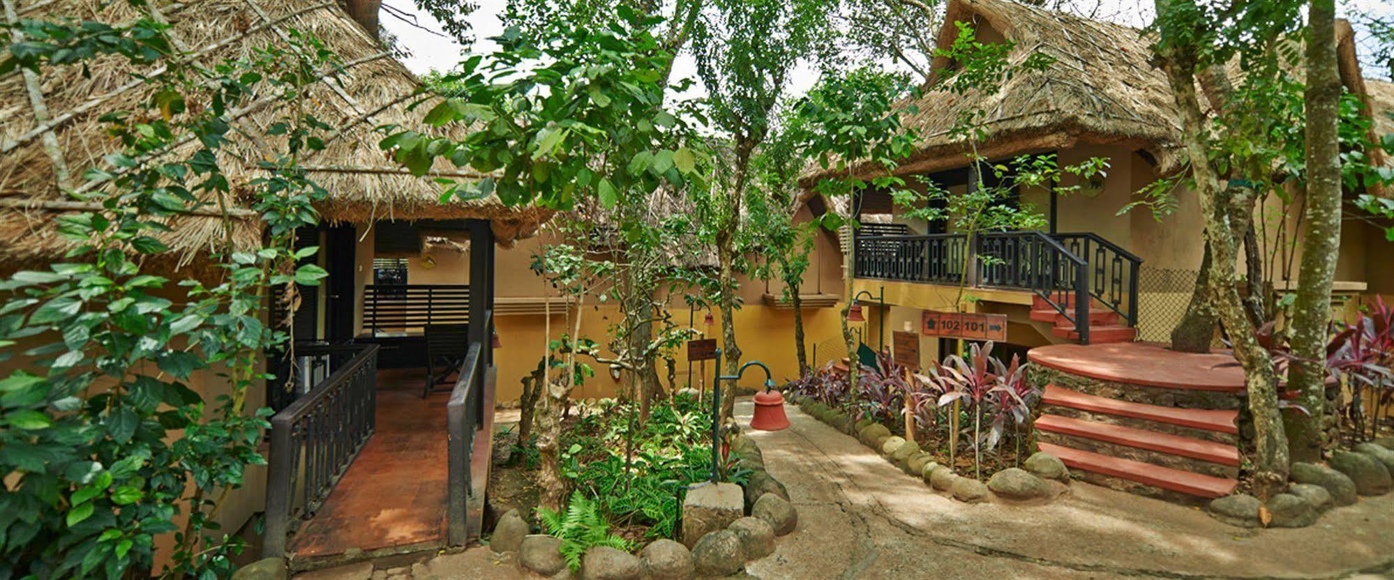 Hotel Club Mahindra Thekkady Extérieur photo