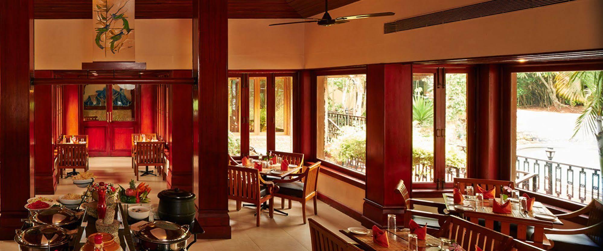 Hotel Club Mahindra Thekkady Extérieur photo