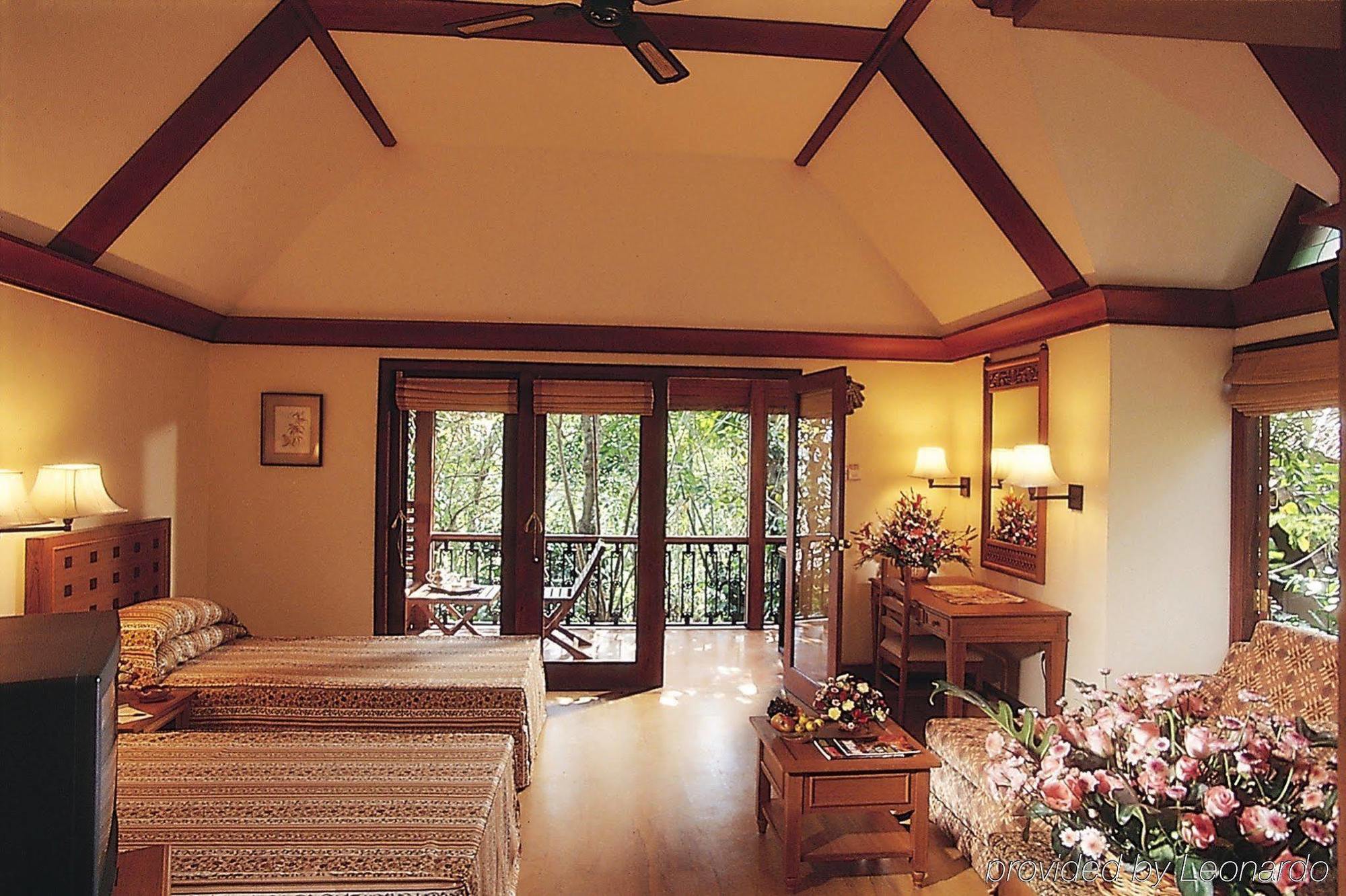 Hotel Club Mahindra Thekkady Extérieur photo